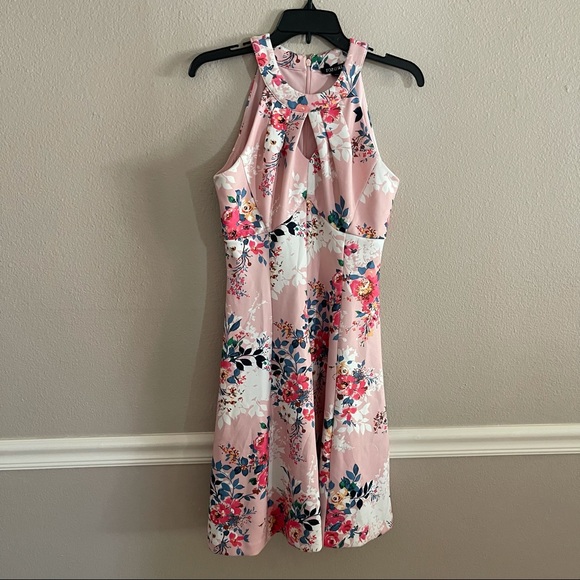 Roz & Ali Dresses & Skirts - Roz & Ali Pink Floral Midi Dress Size 4